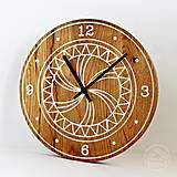 Hodiny - Drevené hodiny s apotropajným vzorom I. - 14659582_