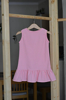 Detské oblečenie - Dievčenské úpletové šaty s volánom Daniele - 14662131_