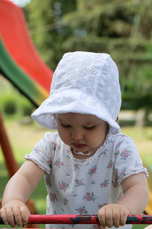 Letný detský čepček Anička s riaseným šiltom
