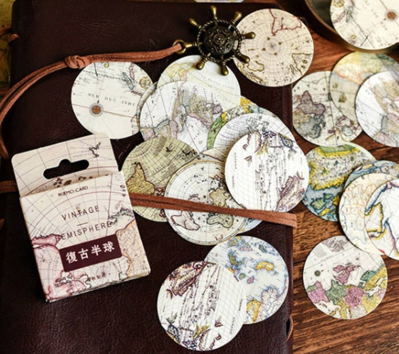 NA104 Krabička nálepiek - vintage 45 kusov