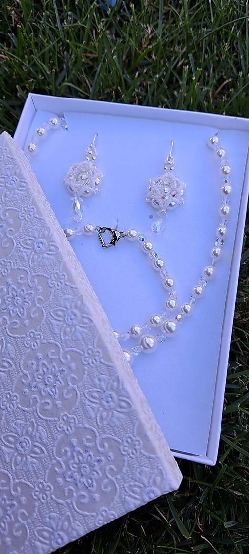 Biely set- náhrdelník, náramok a náušnice