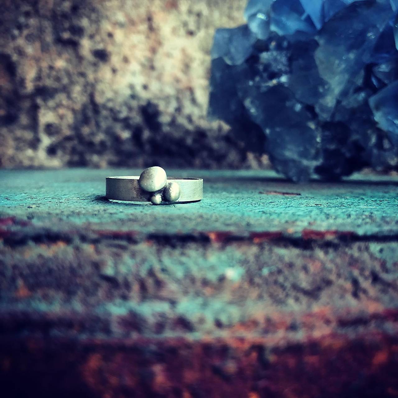 Strieborný prsteň s nugátmi . - Kamienkovo