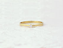 Prstene - 585/1000 zlatý zásnubný prsteň s prírodným diamantom 2mm - 14670270_