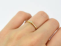 Prstene - 585/1000 zlatý zásnubný prsteň s prírodným diamantom 2mm - 14670271_