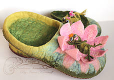 Ponožky, pančuchy, obuv - Dizajnové ručne vyrábané plstené papuče s exkluzívnym objemným dizajnom /Fantázia - 14676952_