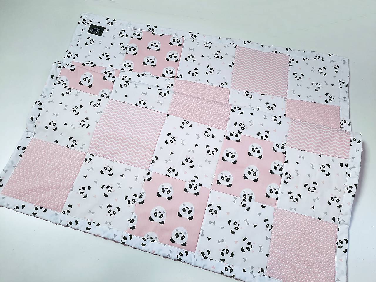 Ružovo patchworková deka s pandami 115*95cm