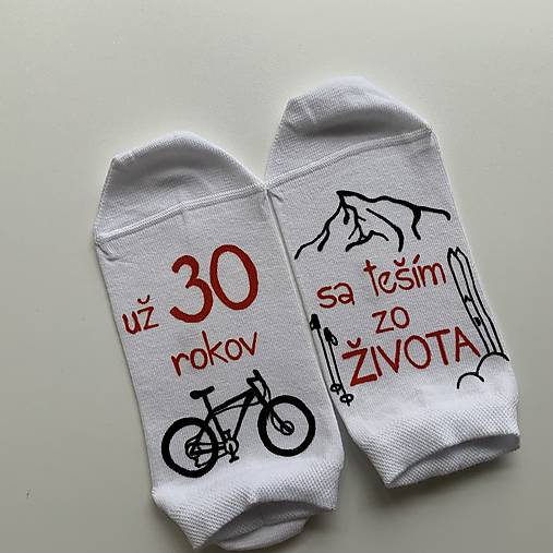 Maľované ponožky s nápisom: "Všetko najlepšie (s bicyklom, horou a lyžami (Biele(členkové alebo aj klasické)))