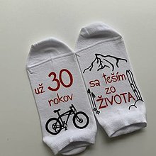 Ponožky, pančuchy, obuv - Maľované ponožky s nápisom: "Všetko najlepšie (s bicyklom, horou a lyžami (Biele(členkové alebo aj klasické))) - 14687203_