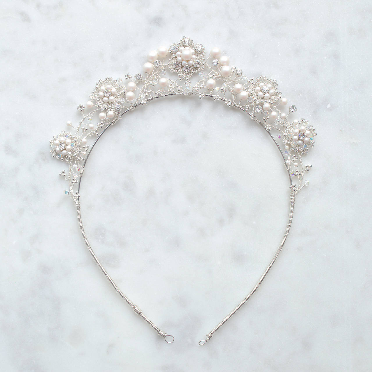 Svadobná tiara s čipkou 