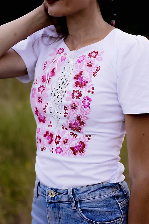 vyšívané tričko Zámutovské kvety