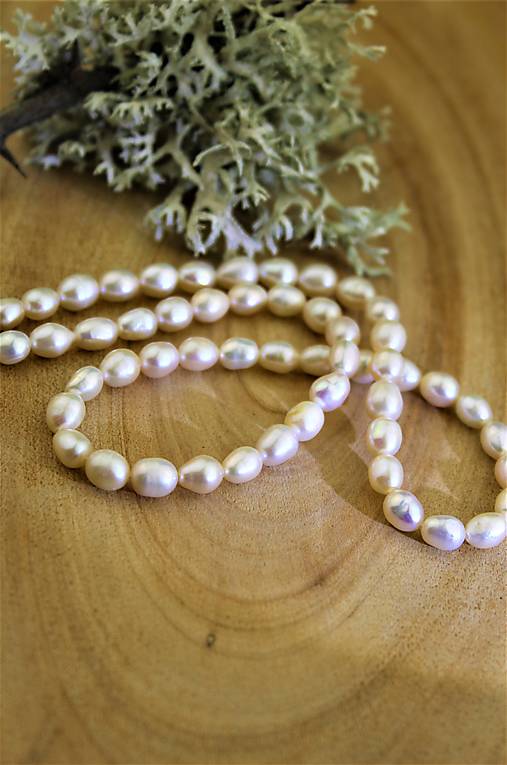 perly 5-6mm , prírodná perla-cena za celú šnúru