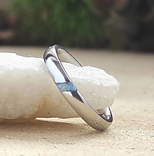 Prstene - Minimalistický oceľový prsteň s opálom - 14697316_