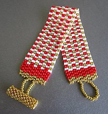 Náramky - Bielo-červeno-zlatý ručne šitý korálkový rokajlový náramok - 14698813_