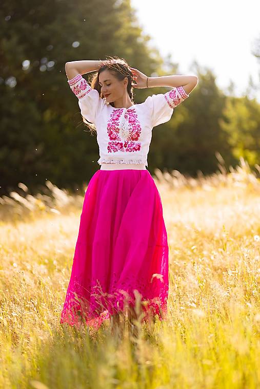ružová madeirová sukňa Zámutovské kvety