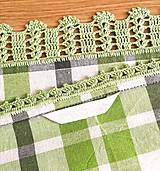 Úžitkový textil - Utierka s háčkovanou krajkou, zelené káro - 14704457_