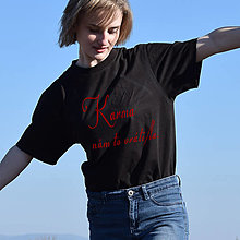 Topy, tričká, tielka - Upcyklované prerobené tričká s krátkym rukávom & tielka (Unisex tričko s krátkym rukávom "Karma nám to vráti/la" alebo motív na želanie) - 14706872_