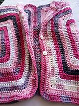 Detské oblečenie - Háčkovaný sveter v ružových farbách - 14707811_