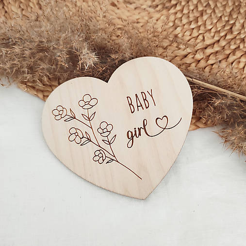 Papiernictvo - Drevený miľník srdiečko - Baby girl - 14708182_