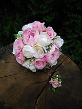 svadobná kytica ružovo-biela s pierkom pre ženícha