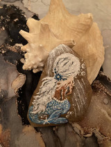 Dekorácie - Maľovaná morská panna na kameni - 14711456_