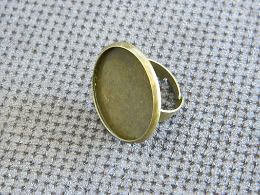 Prsteň s lôžkom, 28 mm