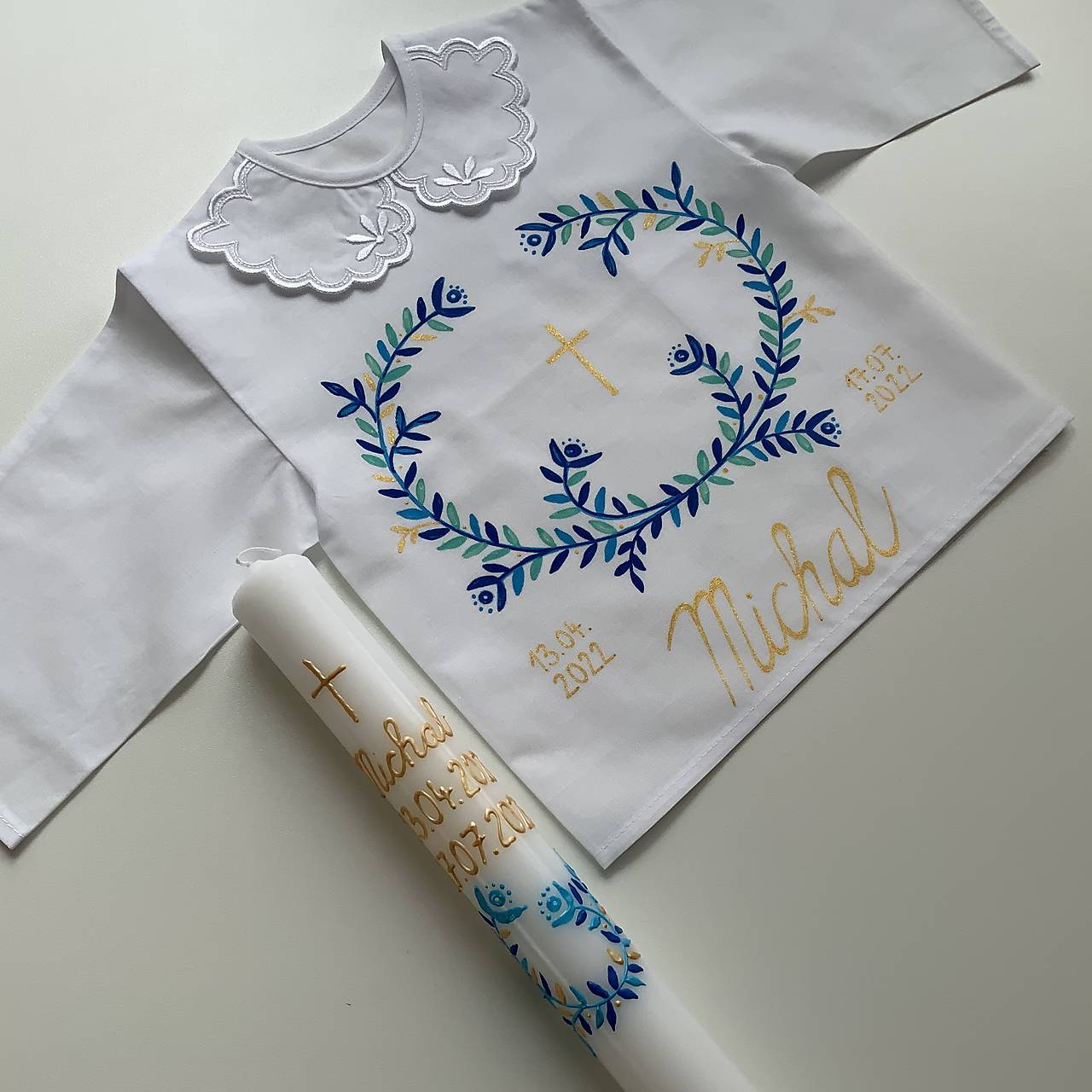 Krstná košieľka a svieca na krst maľovaná v (tyrkysovozlatej s krížikom)