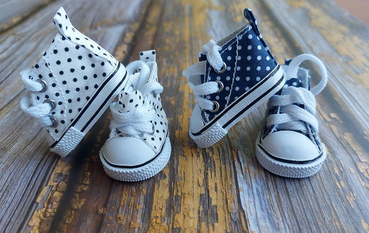 Bodky sem, bodky tam