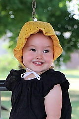 Detské čiapky - Letný detský čepček Sára žltý s riaseným šiltom - 14726761_