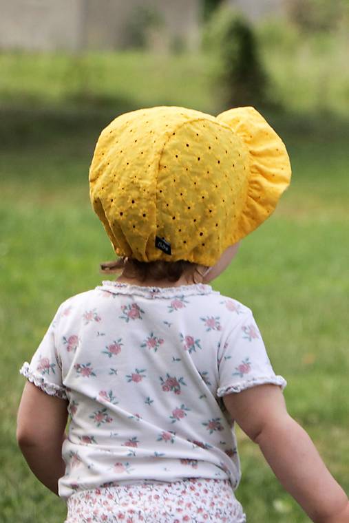 Letný detský čepček Sára žltý s riaseným šiltom