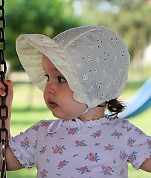 Detské čiapky - Letný detský čepček Viktória ivory s riaseným šiltom - 14726845_