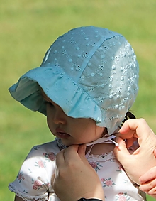 Detské čiapky - Letný detský čepček Sofia s riaseným šiltom - 14726864_