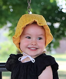 Detské čiapky - Letný detský čepček Sára žltý s riaseným šiltom - 14726870_