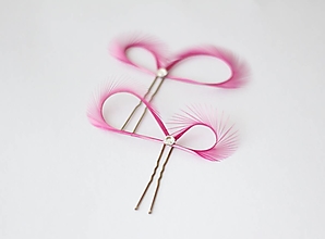 Ozdoby do vlasov - Mini fascinátory ružové hot pink - pierkový - na svadbu (Biela) - 14726450_