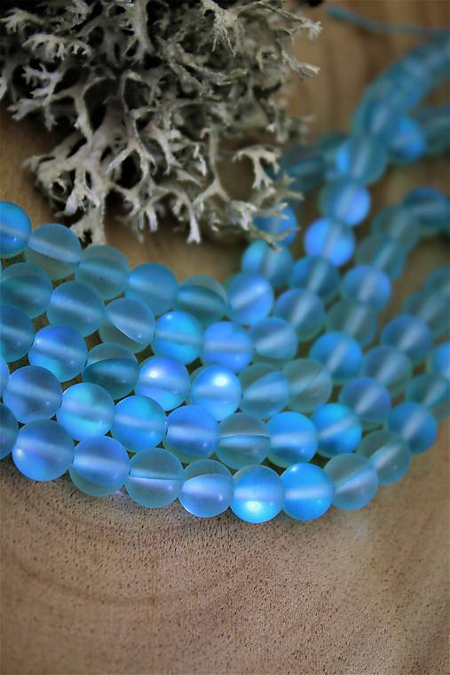 Minerály - modrý aura kryštál 8mm korálky - 14728094_