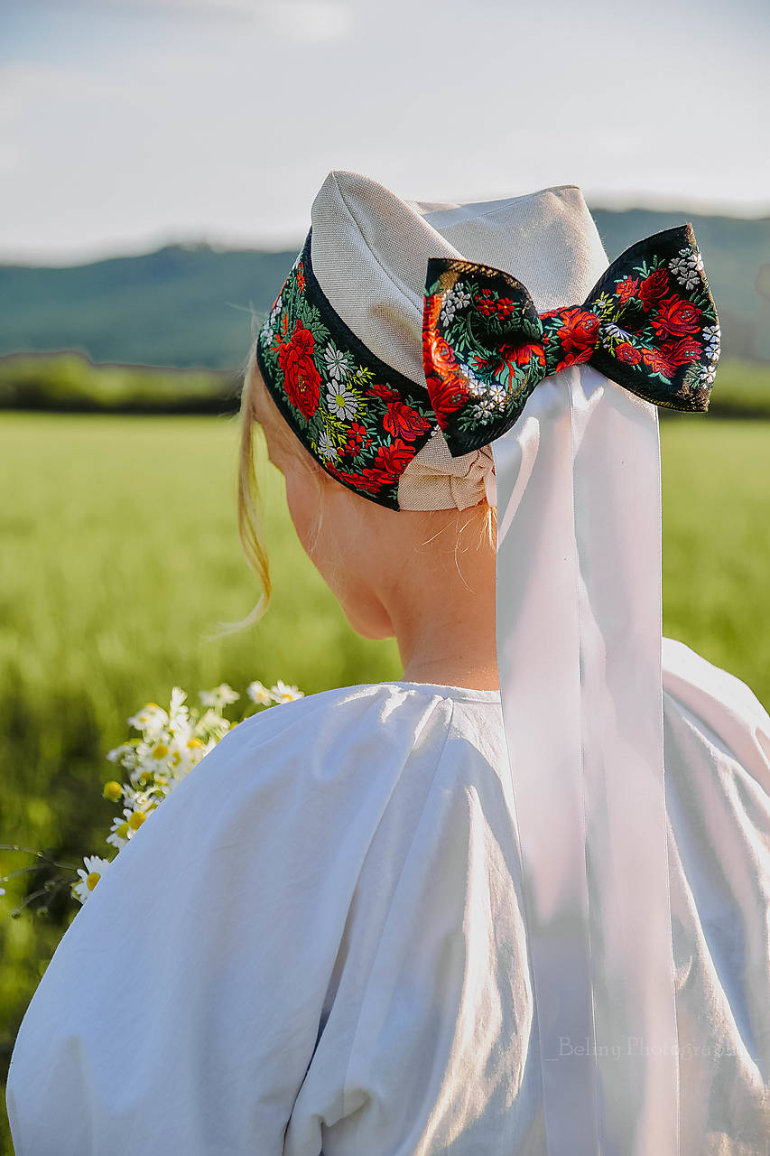 Svadobný čepiec s elegantnou krojovkou Šarlota I.