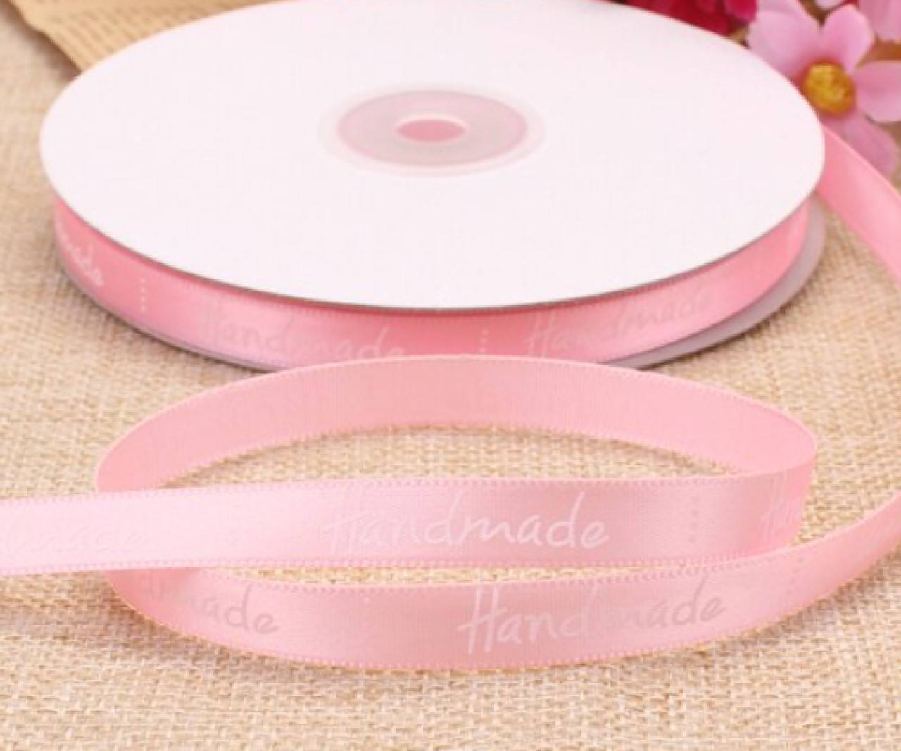 SS102 Stuha handmade 1 cm / cena za meter (Ružová s bielym nápisom)