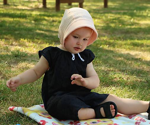 Letný detský mušelínový čepiec Karolína