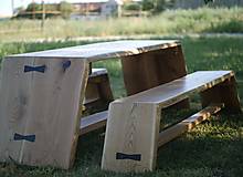 Nábytok - Unikátny dubový stôl s lavicami - 14738745_