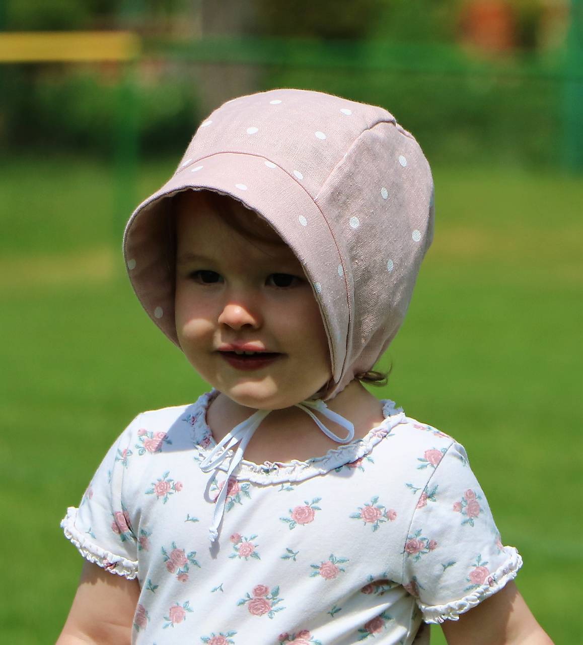 Letný detský ľanový čepiec bodka na ružovej