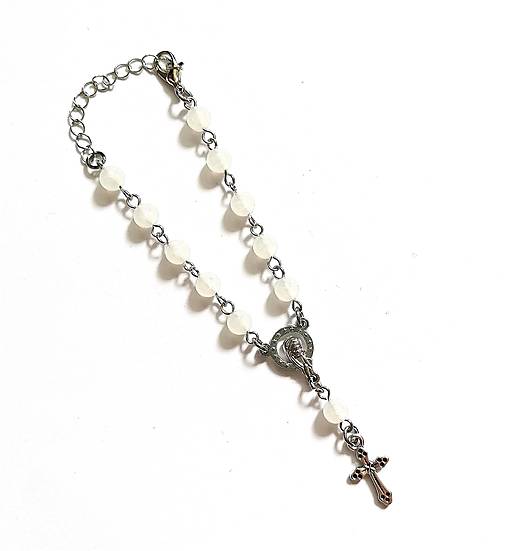 Kľúčenky - Ruženec do ruky/auta svietiaci (biela) - 14749535_