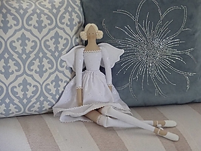 Dekorácie - Biela madeirová anjelka so spodnicou - 14755150_