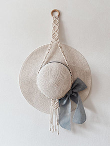 Dekorácie - Makrame držiak na klobúk (jeden klobúk - natural) - 14755762_