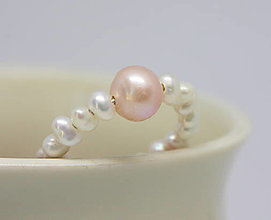 Prstene - Nežný perlový prsteň - 14757906_