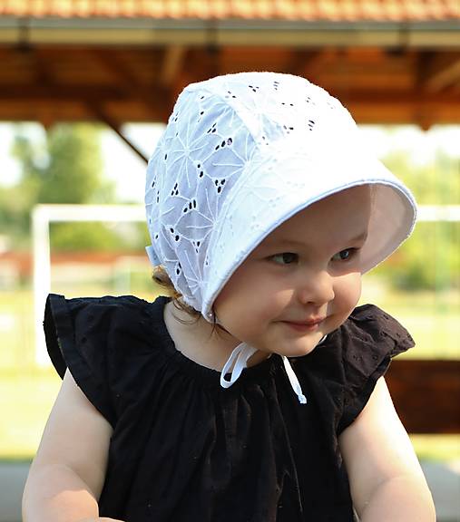 Letný detský čepček madeira Ema biely