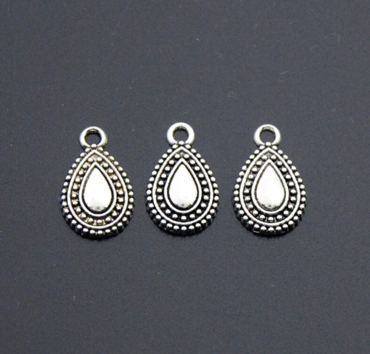 PR102 Prívesok slzička 1 x 1,7 cm