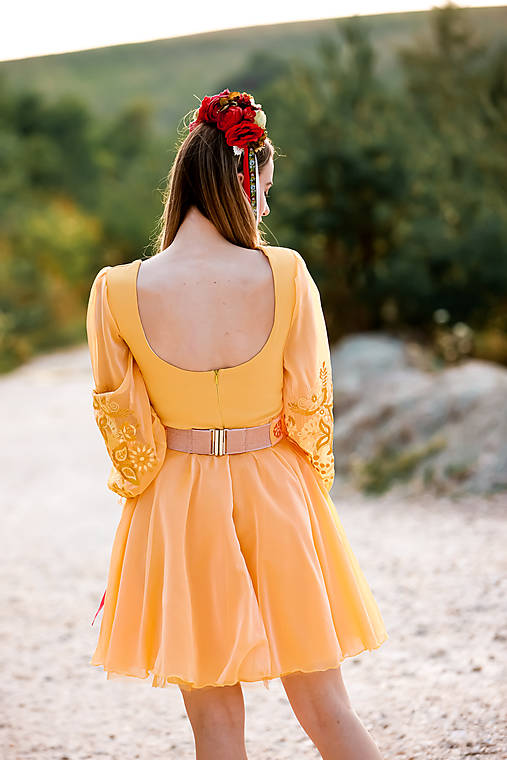žlté šifónové šaty Očovianka