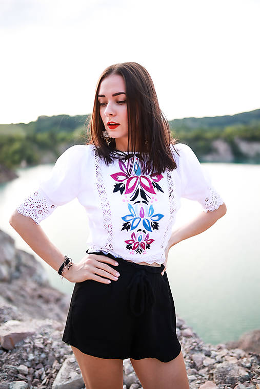 crop top Zámutovské kvety