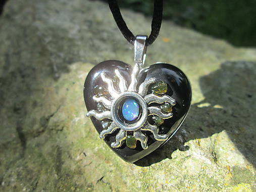 Náhrdelníky - Org. šperk ,, Talisman Ra " - 14765970_