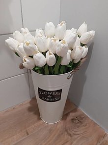Dekorácie - Luxusné umelé tulipány biele (1 ks plechová nádoba) - 14769300_