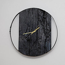 Hodiny - čierne násteného hodiny z dubového dreva - 14775983_